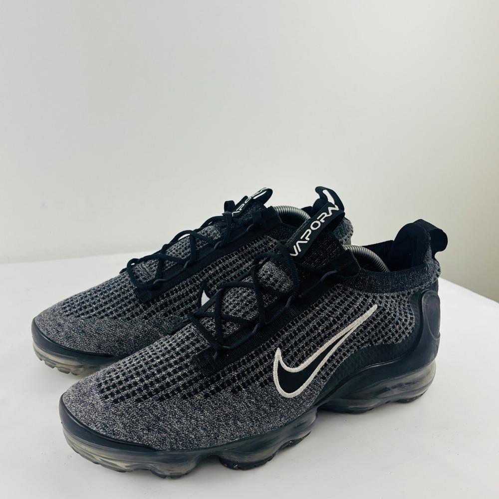 Nike Air VaporMax 2021 Flyknit Oreo Gray Shoes Mens Size 11 Running DC9394-001